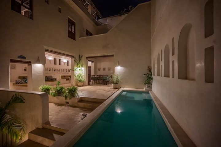 ONEWAY House Lamu  Seaview Rooftop and Pool