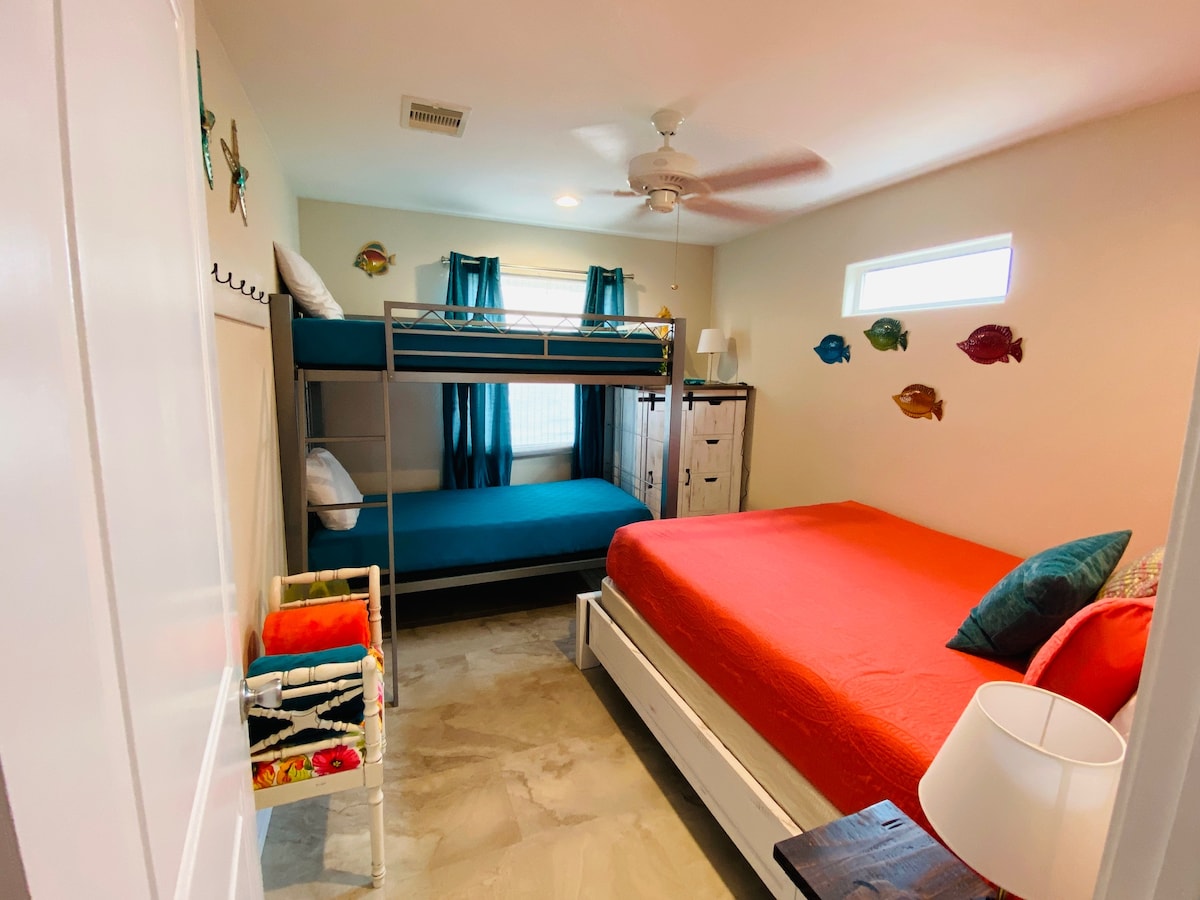 חדר שינה שני - מיטת קווין סייז וטווין