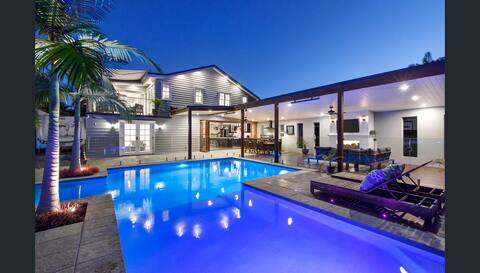 Stunning Hampton House on the Noosa River -SPA