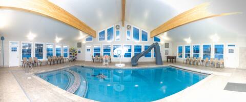 Bear Lake-Private pool & spa-Sleeps 30!