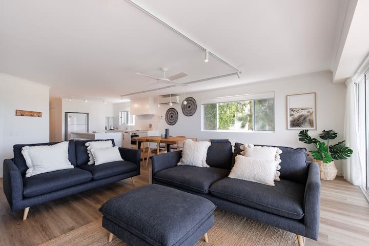 Sunshine Beach Belmore Tce 2brms Opp Beach