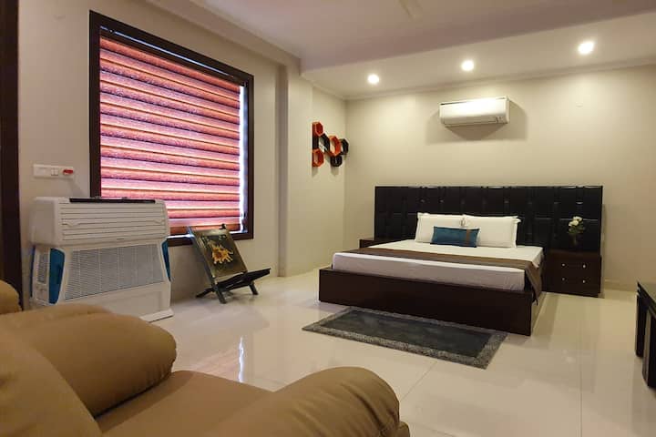 2-Bedroom Flat|Near Delhi Airport | ICC Dwarka