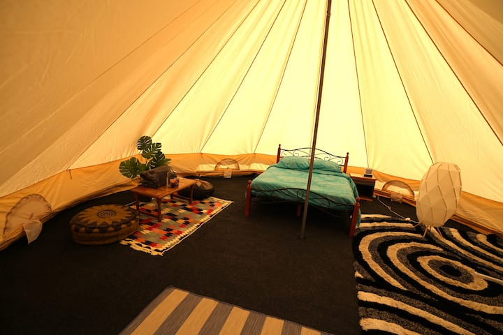 Montage tente, Cabanon est honoré de vous présenter sa nouvelle tente  Vintage. ⛺ Une tente au look vintage mais conçue comme une tente moderne et  facile à monter. 👍 Un, By Cabanon