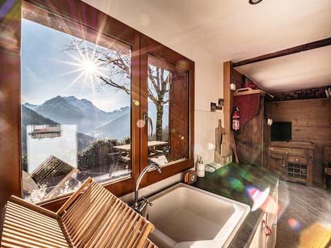 Popular Airbnb listing: Cosy chalet for 2 in the Annecy mountains in Thônes