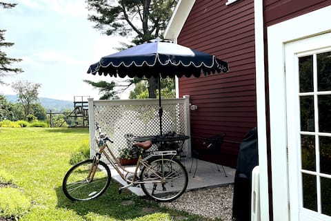 Farm Cottage with Stunning Views on NH/VT Border