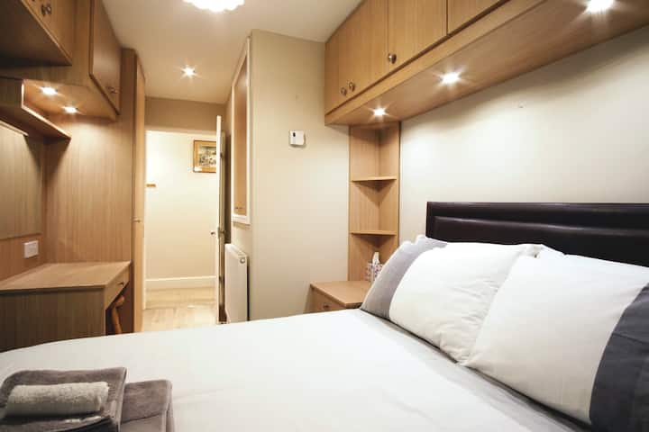 Druhá spálňa s manželskou posteľou