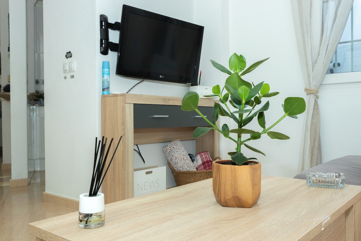 Propriété Airbnb réussie: Beautiful villa with a private pool next to the sea à Dénia