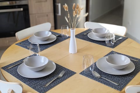 2 Bedrooms for 4-6, only 15’ by car from Paris.