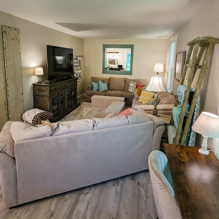Wooded Retreat - 5 King Beds, Private, Convenient - Nashville, TN