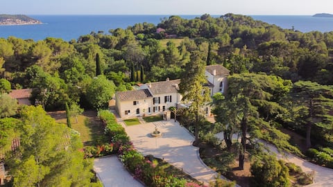 Luxurious 600 m2 estate Côte D'Azur Sea View