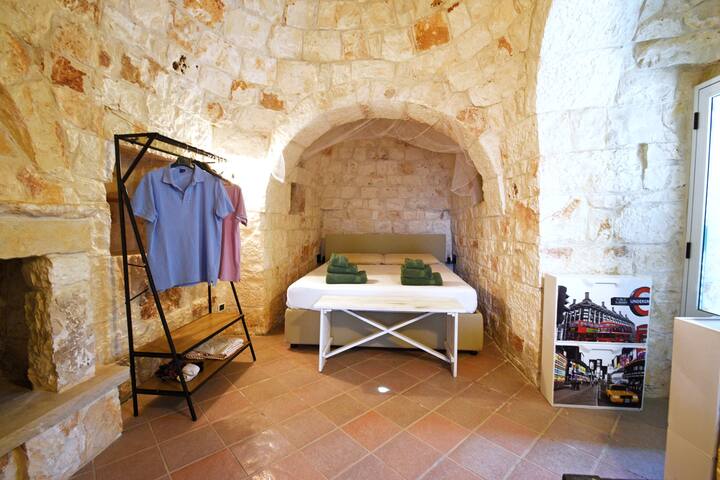 Ostuni BLOOM salt water swimming pool – sea view gallery image 3