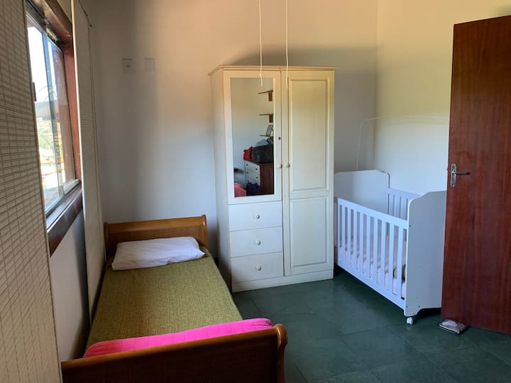 Letto e culla del bagno interno.