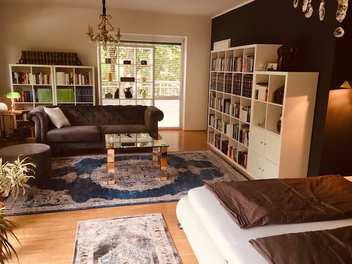 Central apartment (80 m²) on the Mur for 2 people.