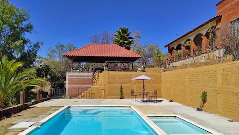 Country house, 8 people, pool, Oaxaca