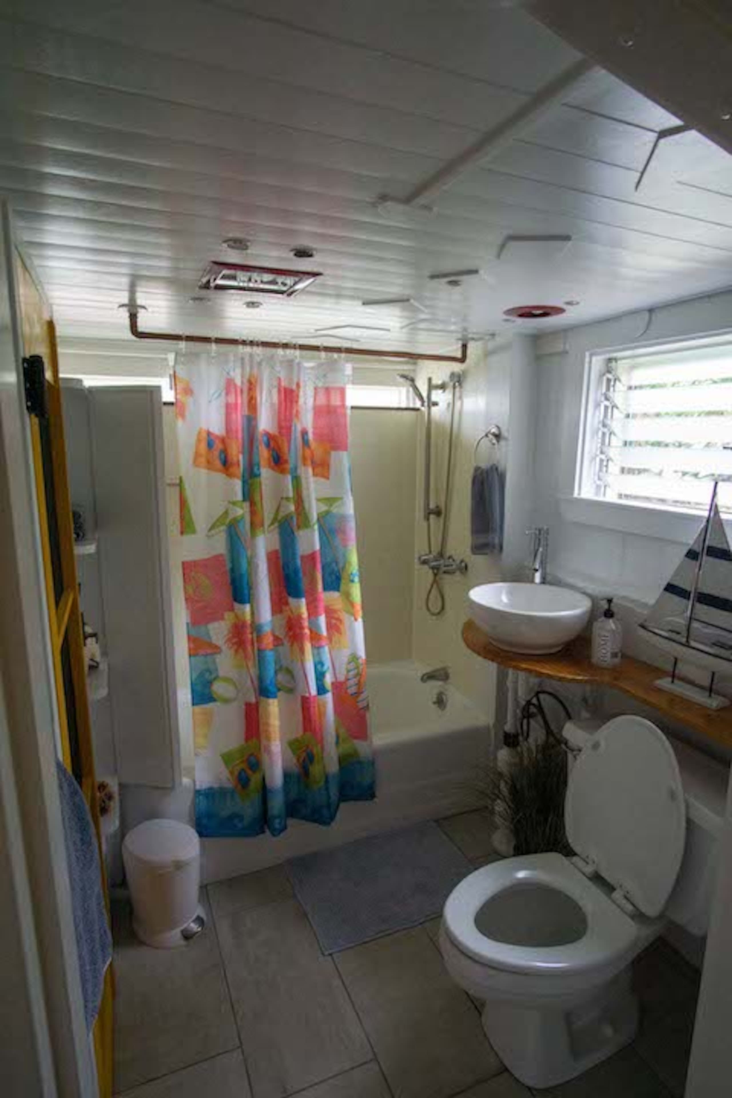 Hilo Downtown Retreat - Photo 11