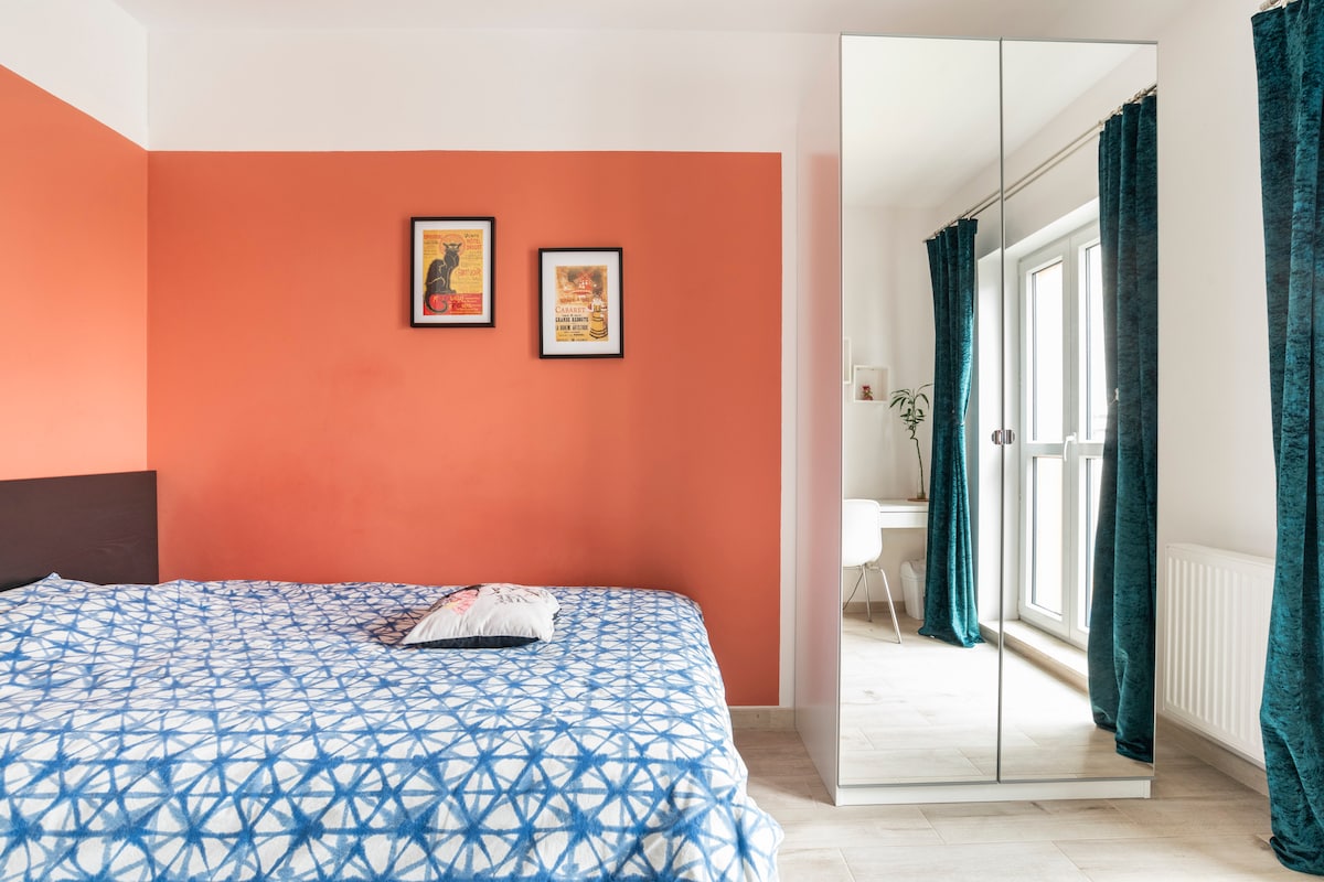 Bedroom with private bathroom & free parking - Apartments for Rent in ...