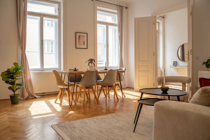 josef’s home | Premium Apartment in Ideal Location gallery image 5