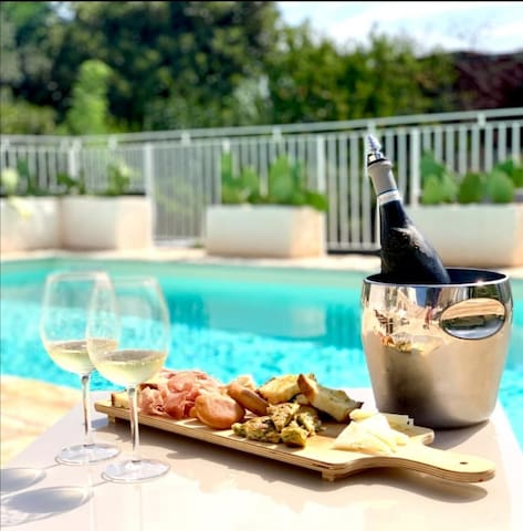 Trullo di Mariluna con piscina in Valle d’Itria