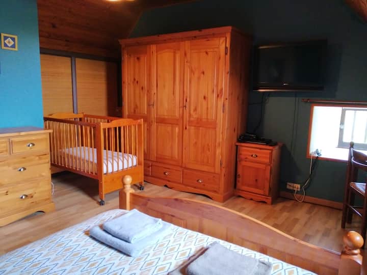 Spavaća soba 1 bračni krevet