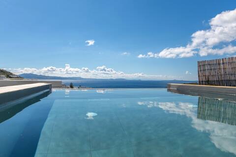 Villa with View of Agios Ioannis