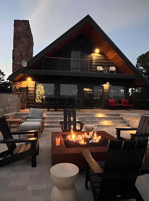 Charming Mountain Chalet with Stunning Views