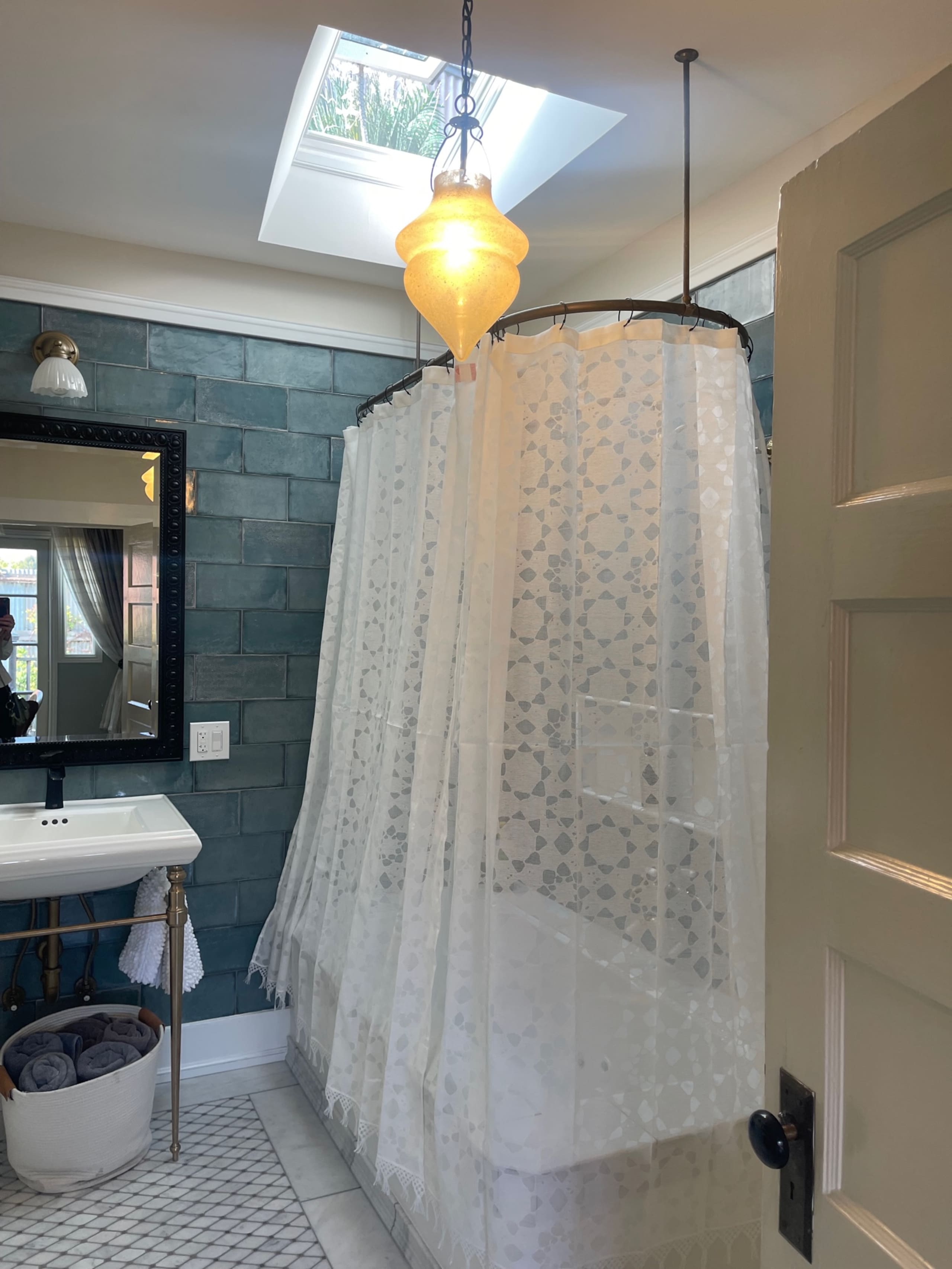Enchanted Romantic  Garden Cottage - Photo 22