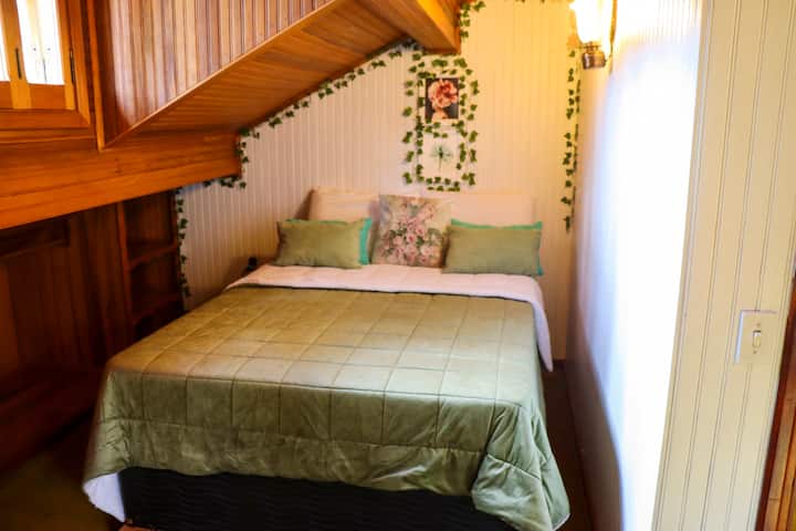 SOVRUM MED DUBBELSÄNG 2