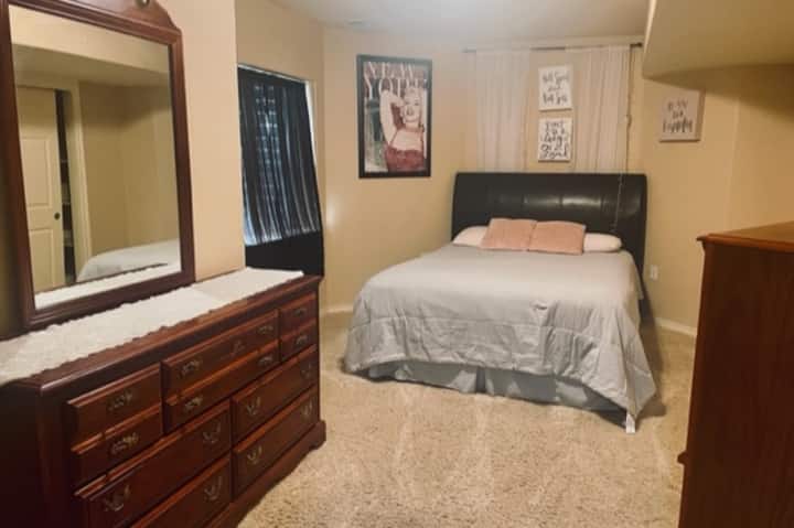 Სარდაფის საძინებელი 1 - საწოლი 152 × 203 სმ 