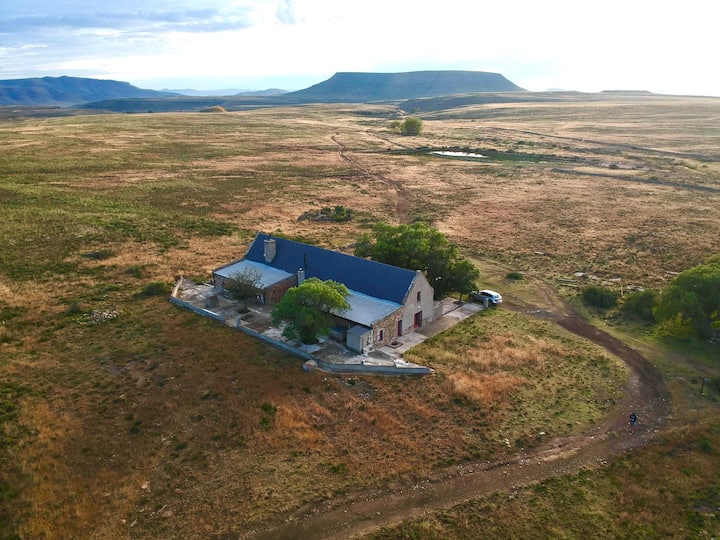 Kliphuis - Karoo - Sneeuberg Nature Reserve