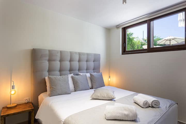 Bedroom on the lower floor