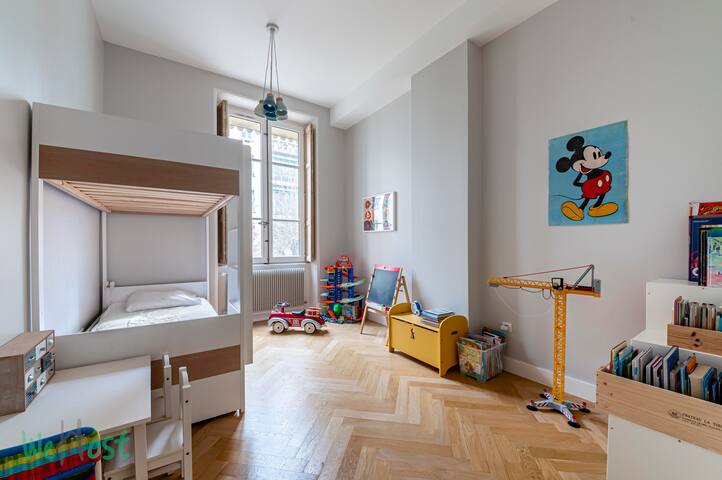 Apartment 130sqm 3 bedrooms, 6 pax, quais du Rhône gallery image 3