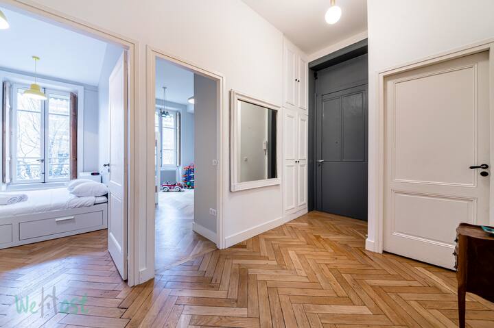 голем влез со поглед на двете спални соби, бања и пералница