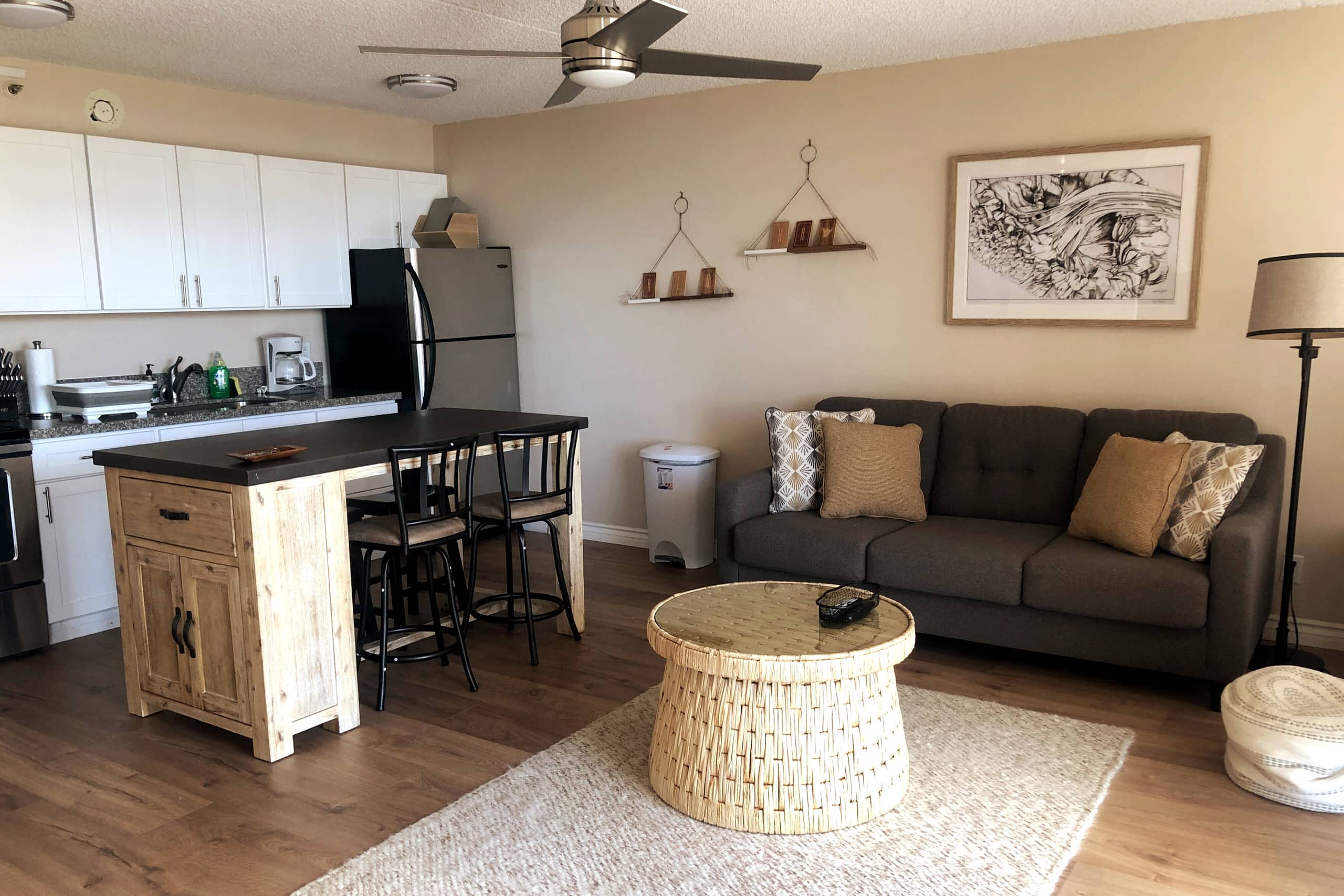 Condo in Honolulu · ★4.82 · 1 bedroom · 3 beds · 1 private bath - Image 3
