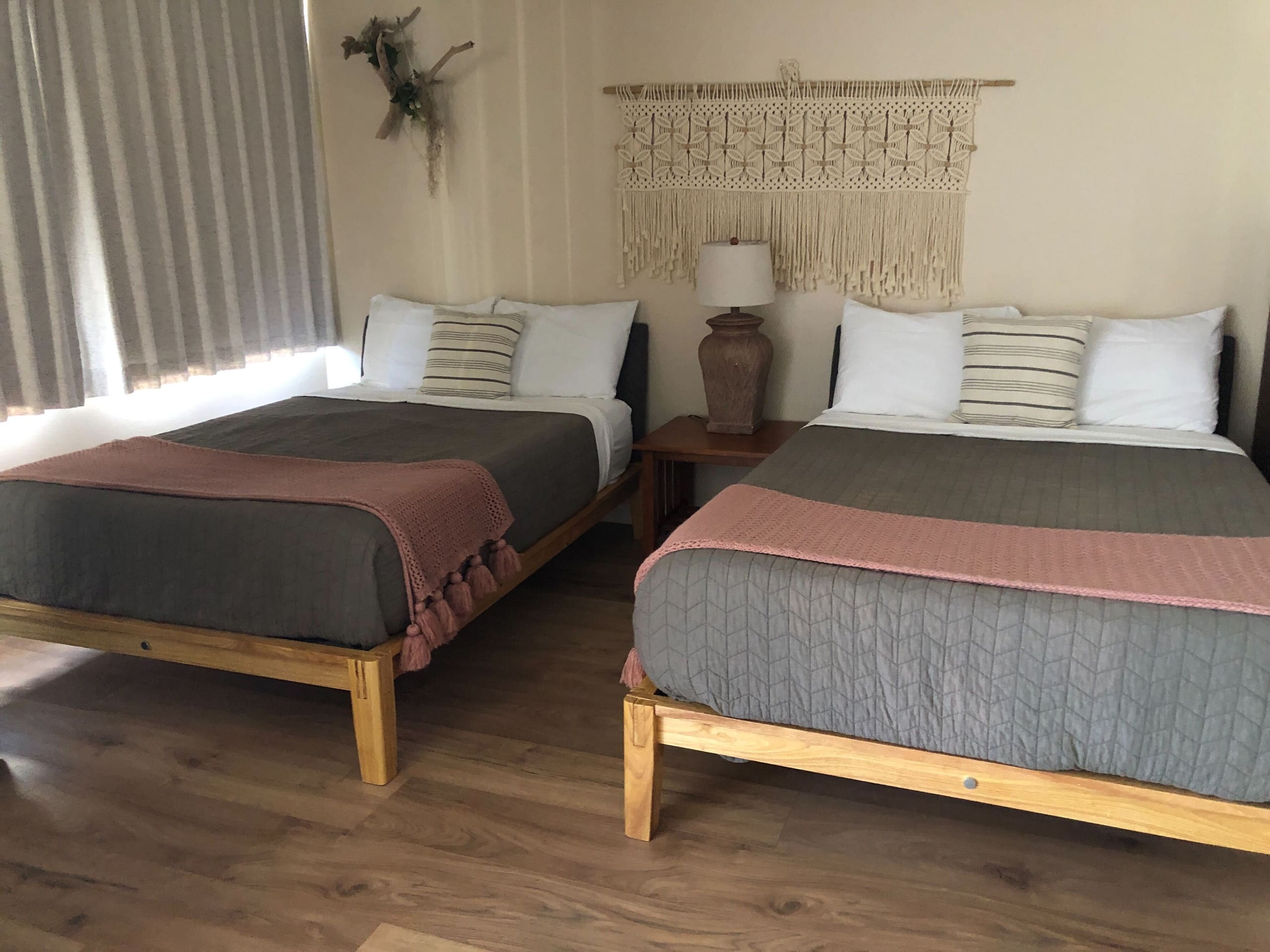 Condo in Honolulu · ★4.82 · 1 bedroom · 3 beds · 1 private bath - Image 5
