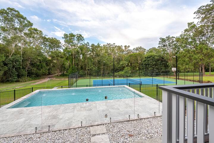 Glasshouse Retreat gallery image 3