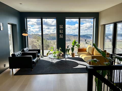 Large family-friendly home - short distance to the city center