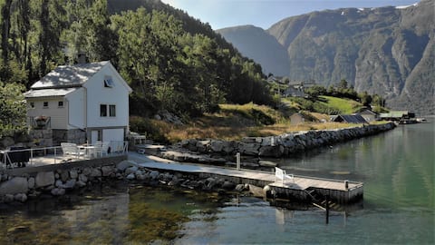 Successful Airbnb property: Fjord Pearl - A waterfront "Gem" in Eidfjord