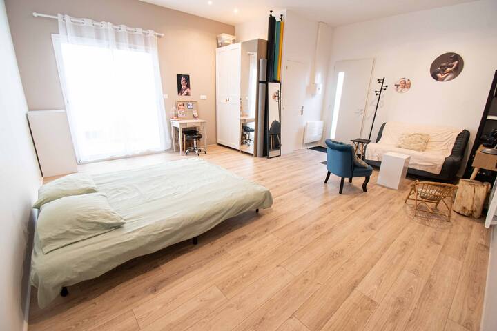 Dépendance de 30m2  avec SDB et WC