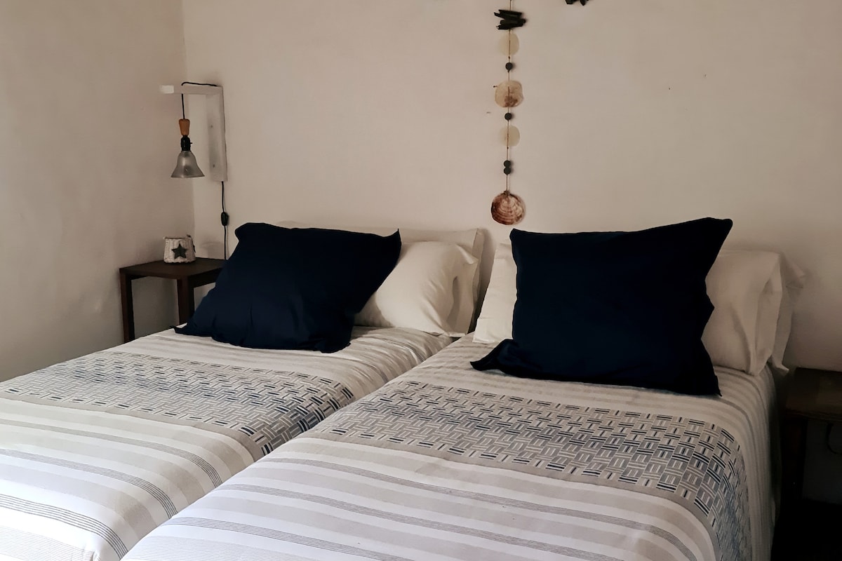 спална соба 2 кревета