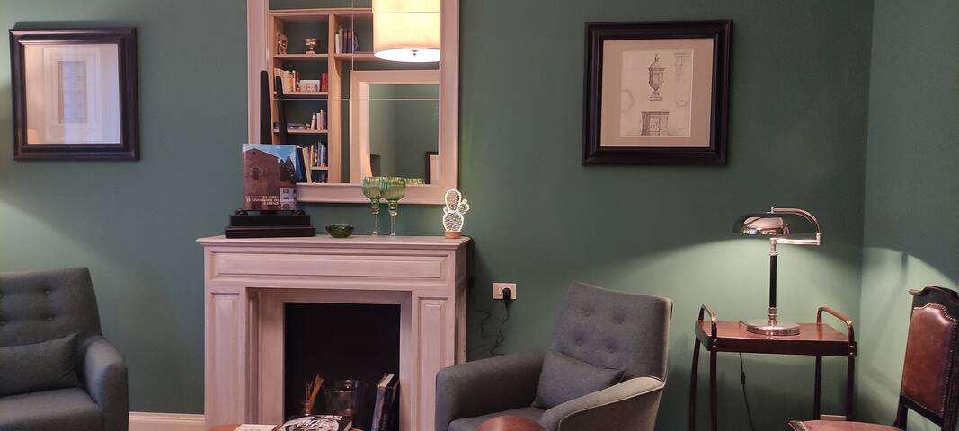 Villa in the city gallery image 2