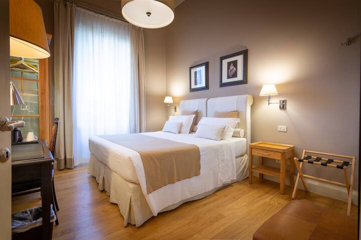 Villa in the city gallery image 5