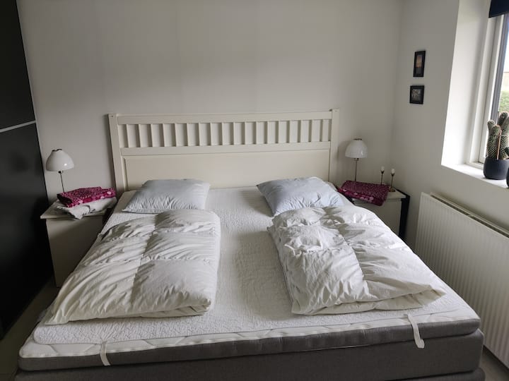 Spálňa 
(lôžko: 180 x 200)