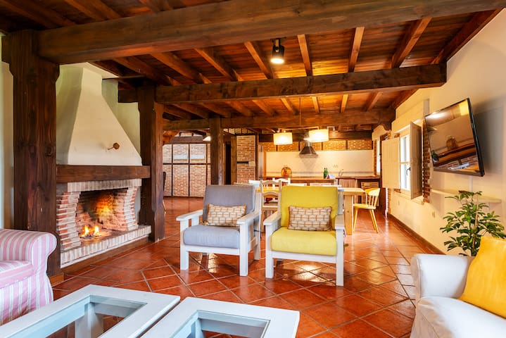 Rural Houses Primorías - Camijanes managed Airbnb listing 2
