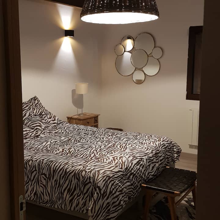 Dormitorio principal primer piso con 1 cama doble 160 X 200