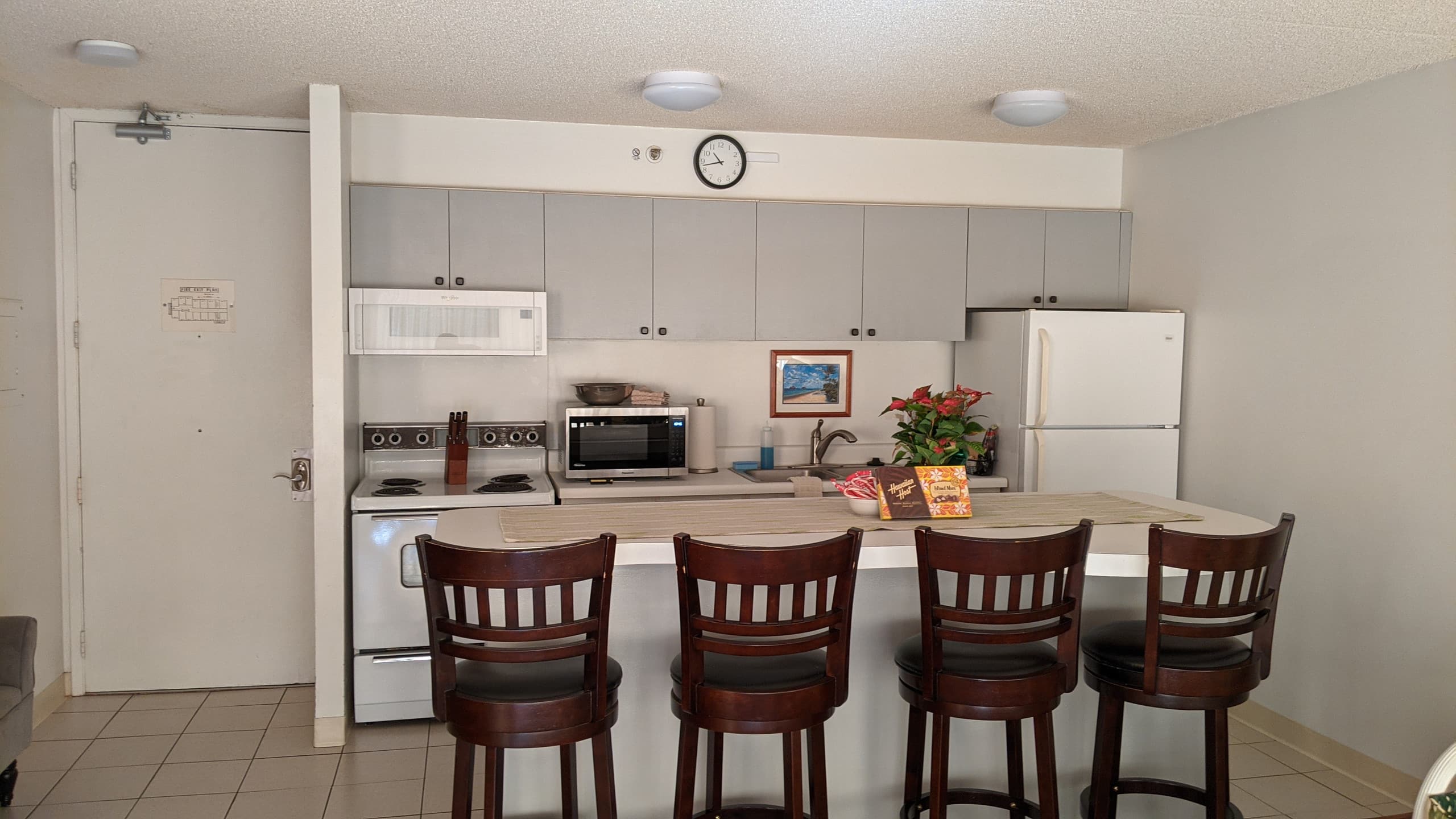 Condo in Honolulu · ★4.76 · 1 bedroom · 2 beds · 1 bath - Image 4