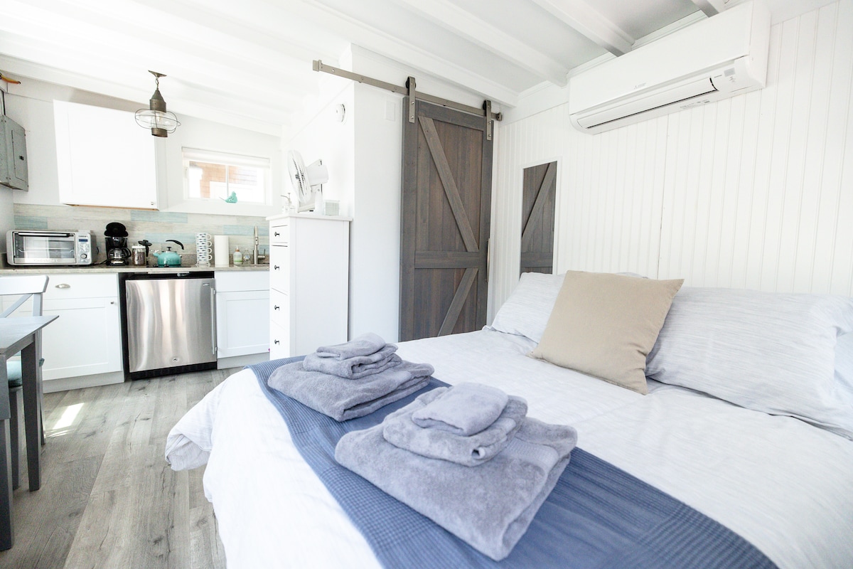 Cama de tamaño completo/de dos plazas (las dimensiones aproximadas del colchón son de 54pulgadas de ancho x 75 pulgadas de largo x 11pulgadas de profundidad). 