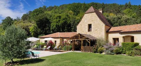Luxury villa, secluded with pool large garden area