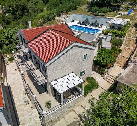 Rustic Villa Nina - Dalmatian Stone Mansion