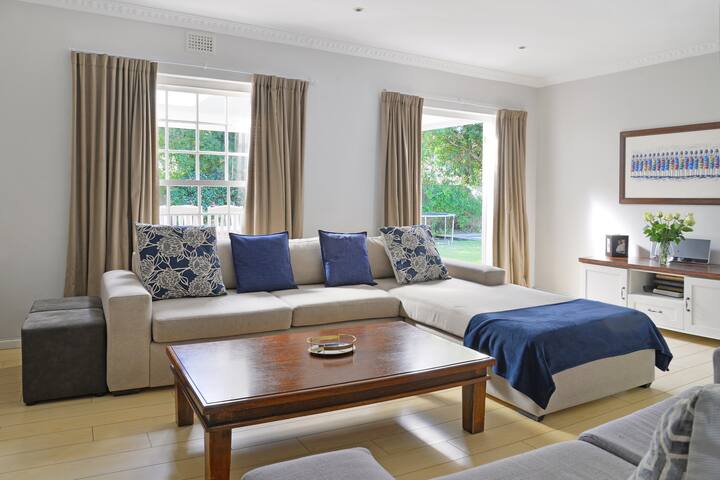 Country Style Retreat – Tokai, Cape Town gallery image 2