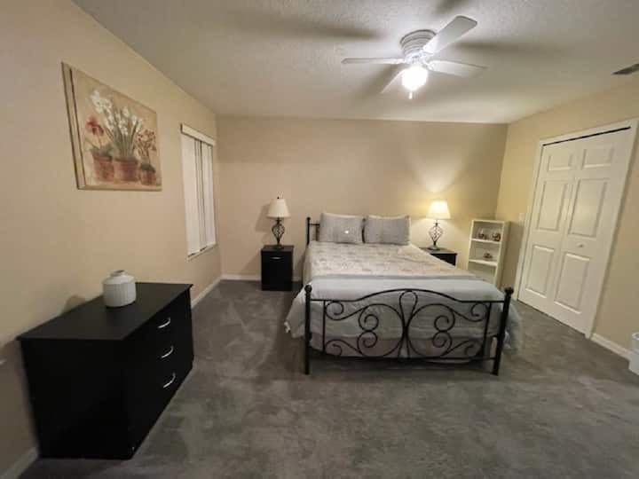 Chumba cha kulala cha kisasa
